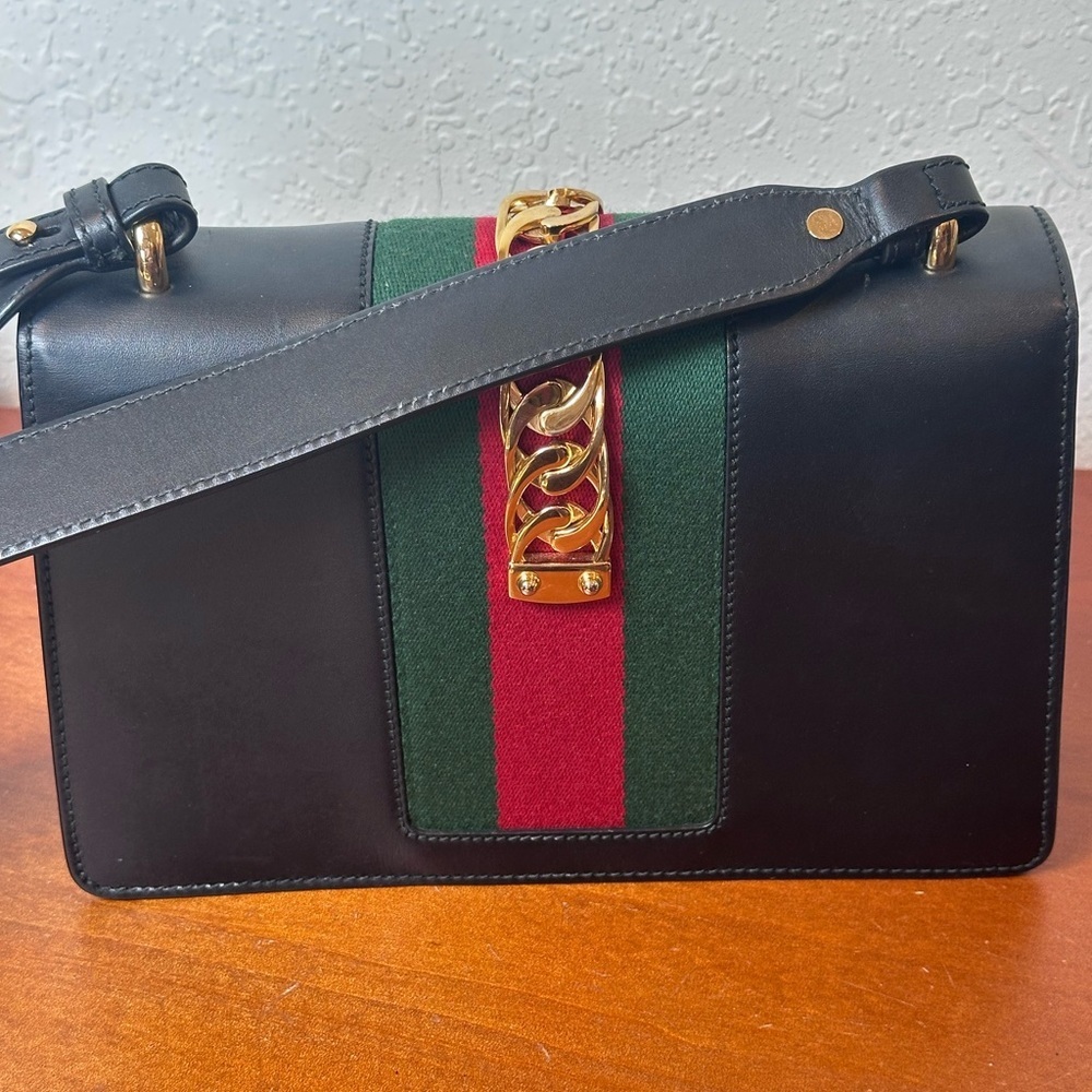 Authentic Gucci Silvia Shoulder Black Bag - Picture 2 of 13